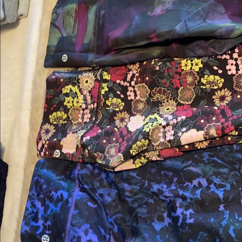 3 pairs of LULULEMON Cropped leggings - patterned